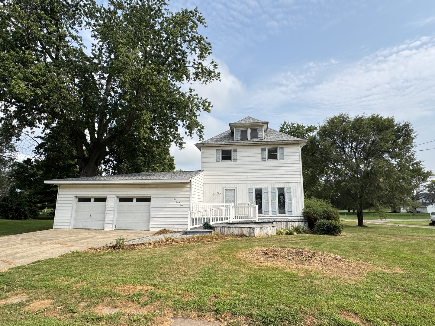 128 East North Railroad Street