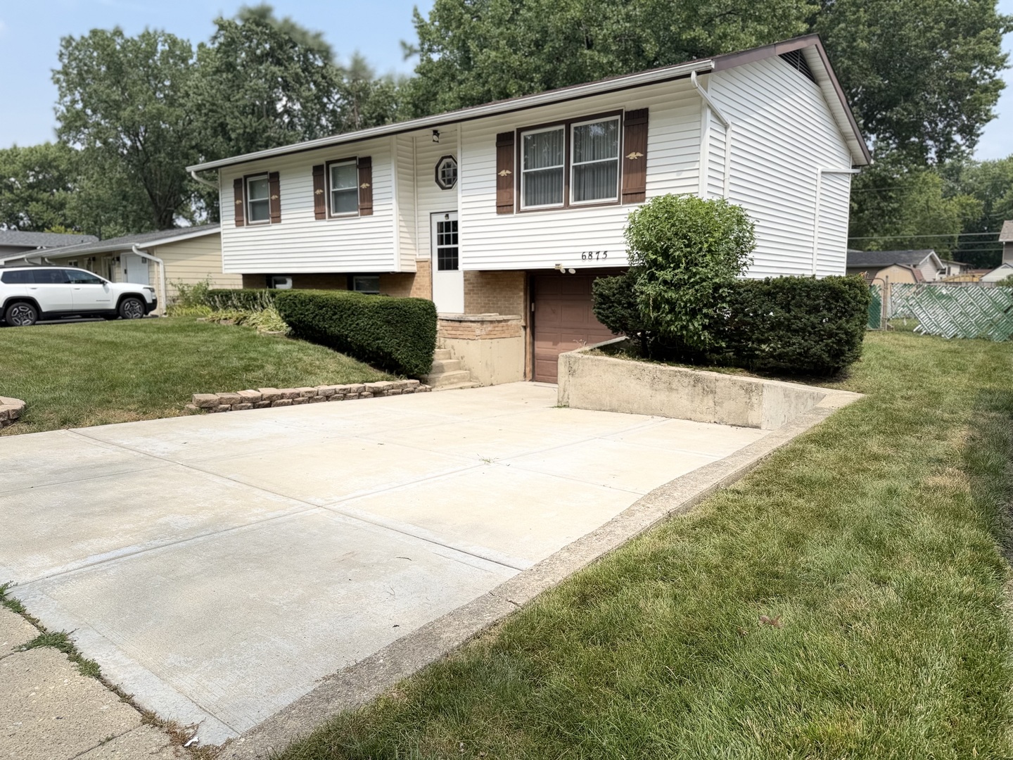 6875 Glenwood Lane