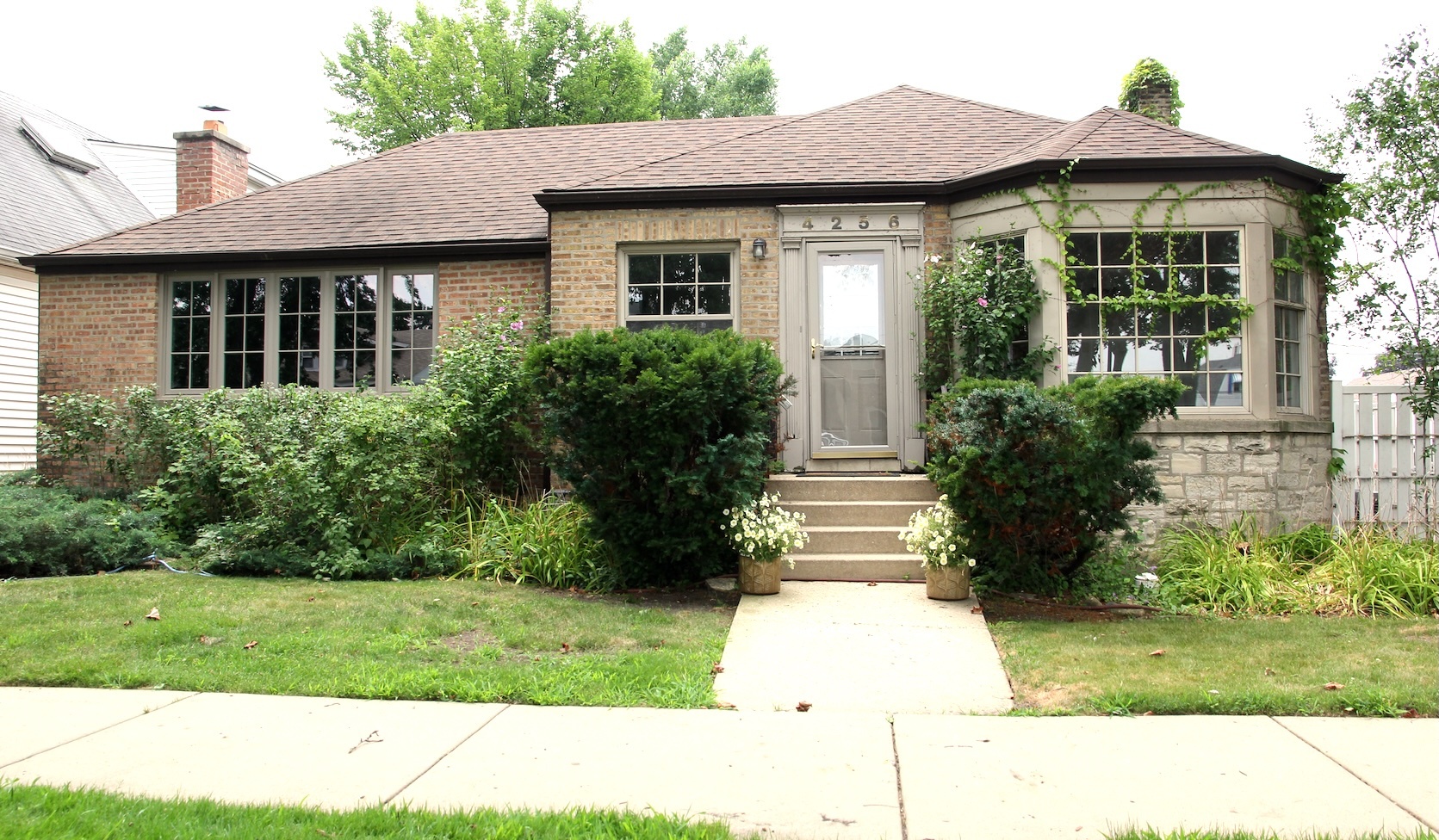 4256 N Ottawa Avenue