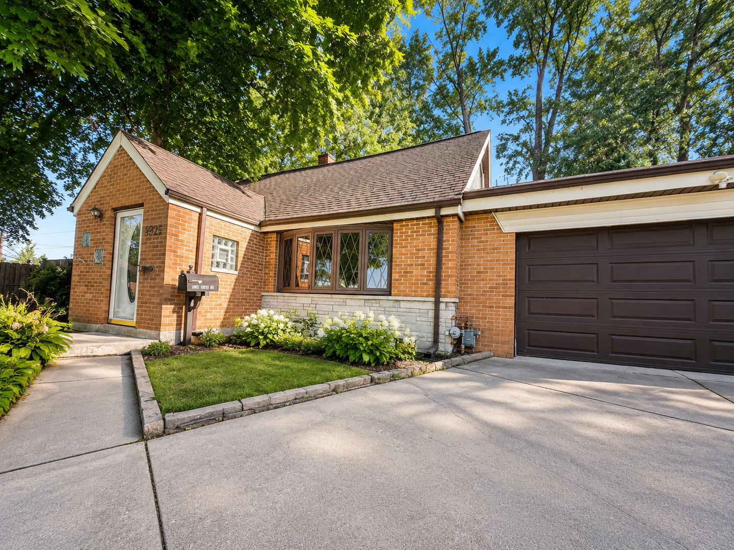 6925 Elder Court