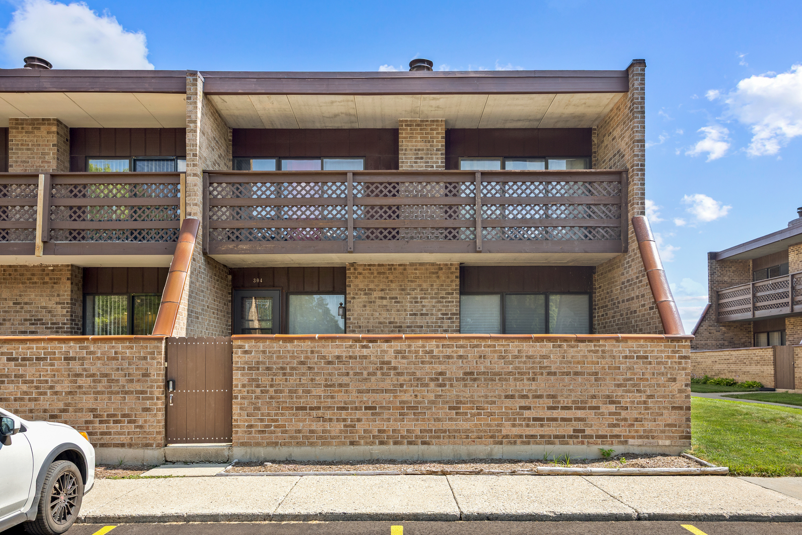 304 Kenneth Circle