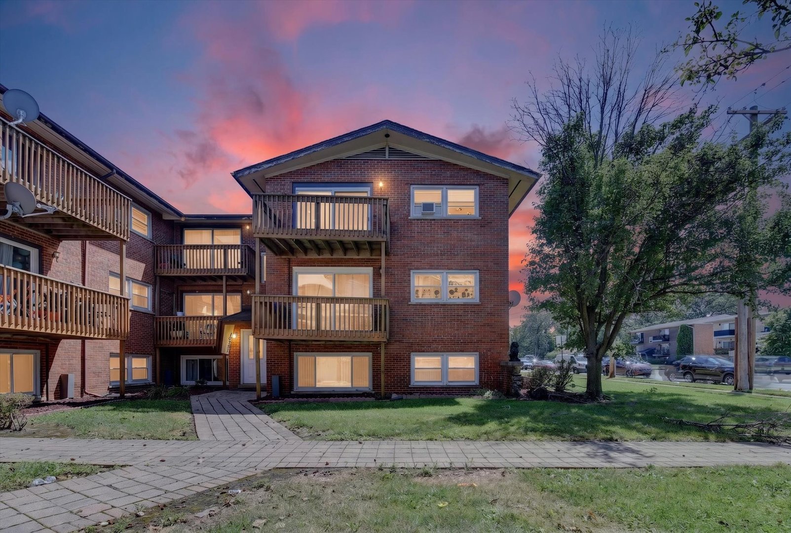 10751 S HARLEM Avenue