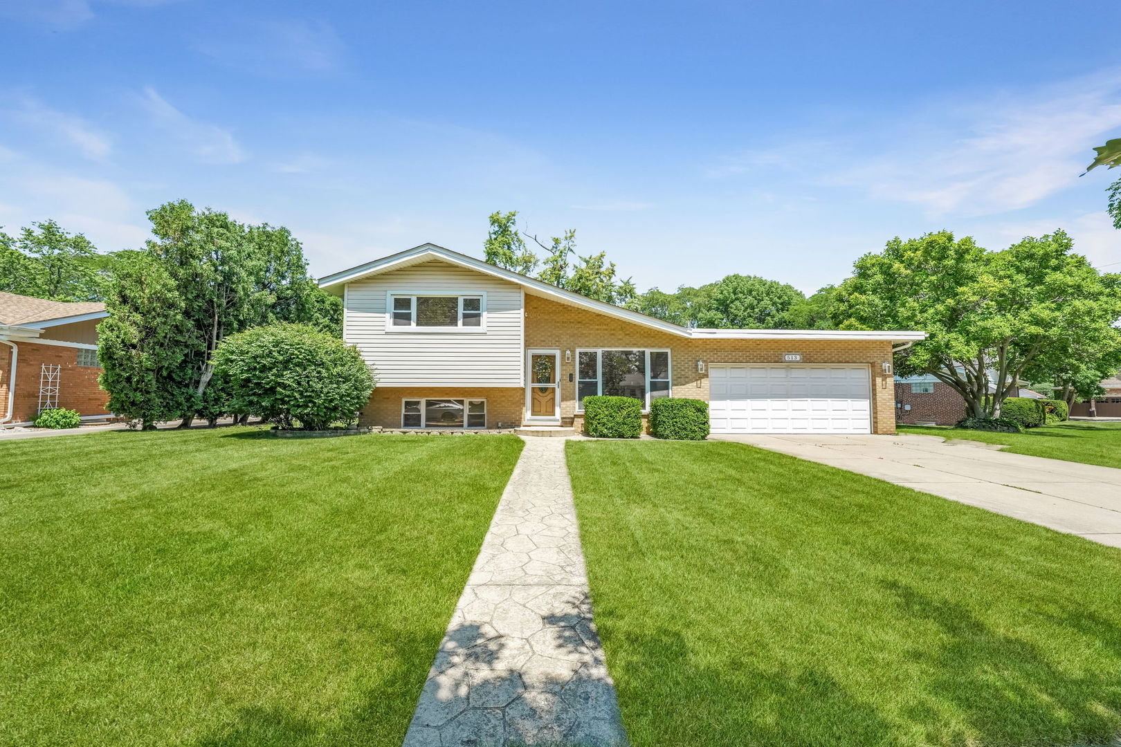 513 W Division Street