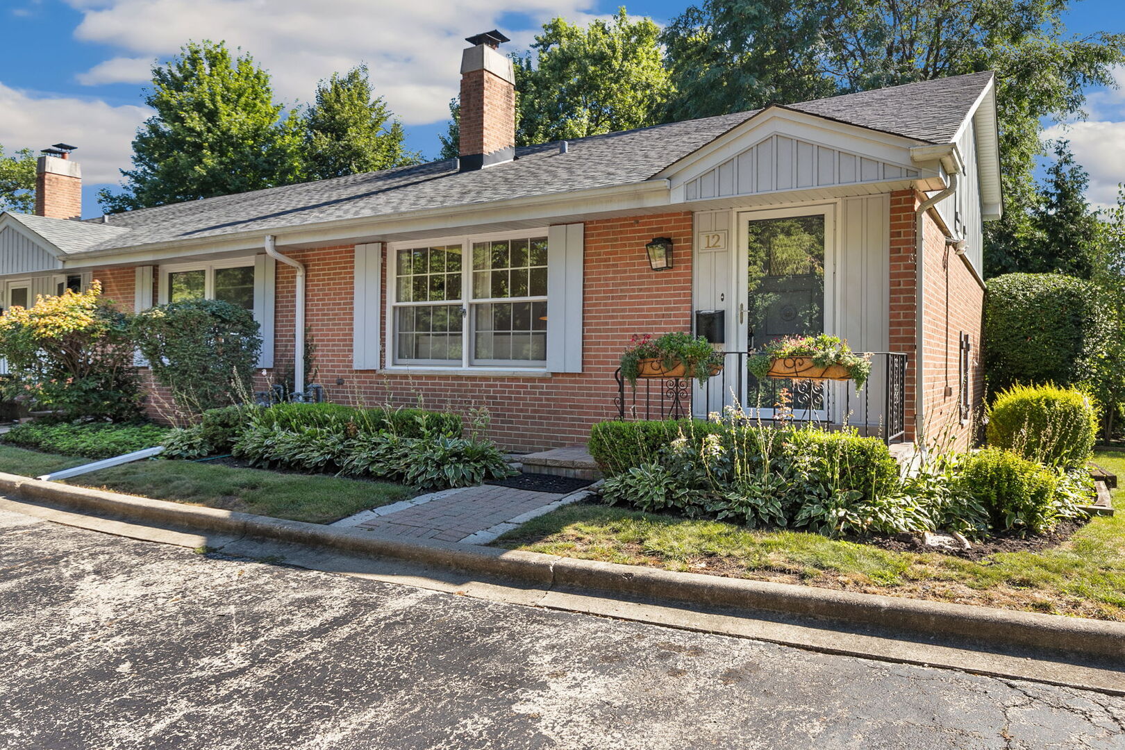 12 Robin Hood Lane
