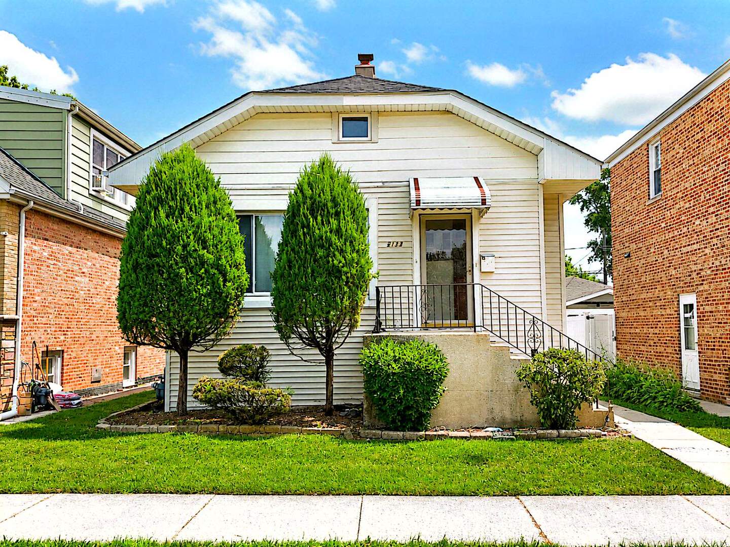 2133 N 75th Avenue