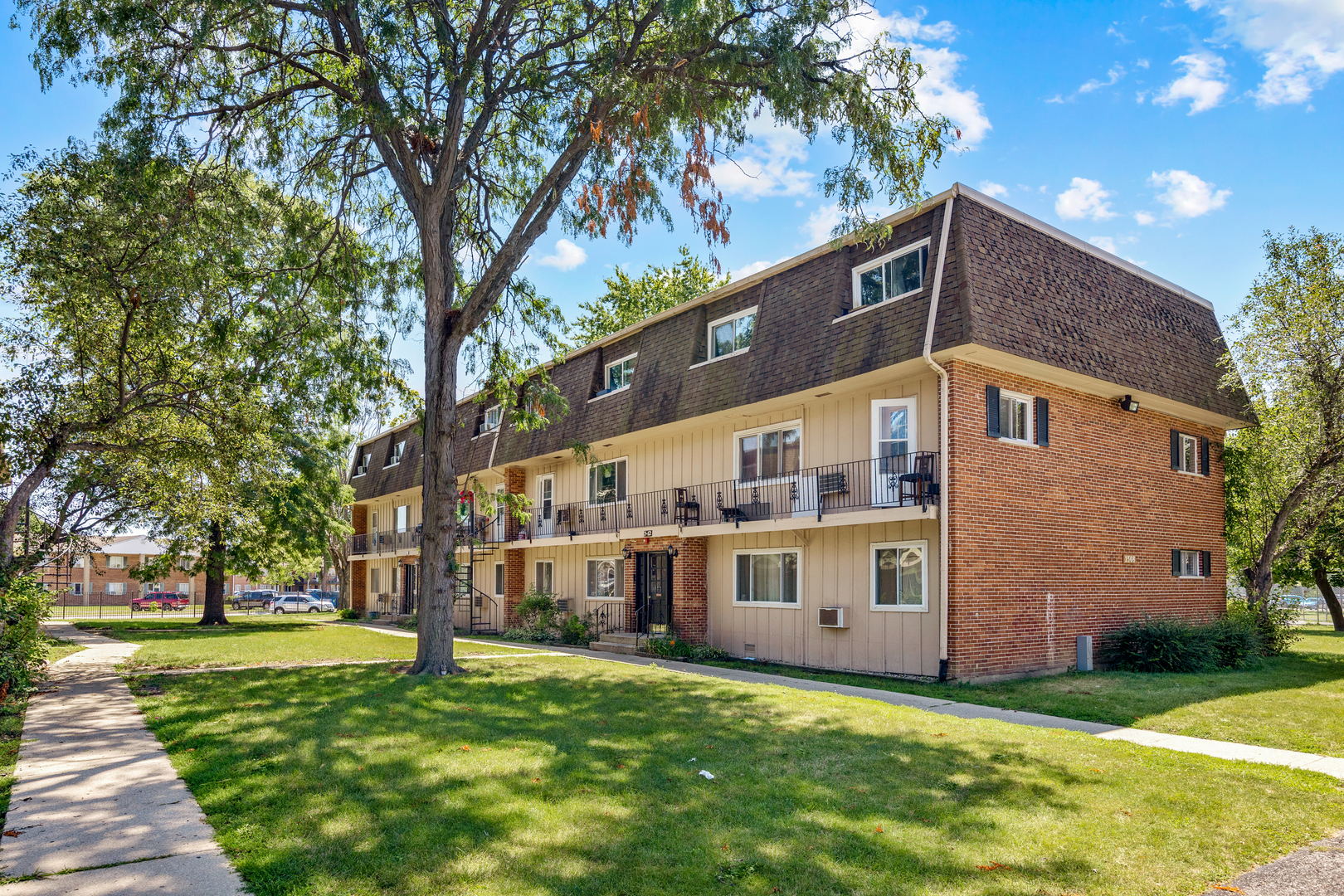 2308 Algonquin Road