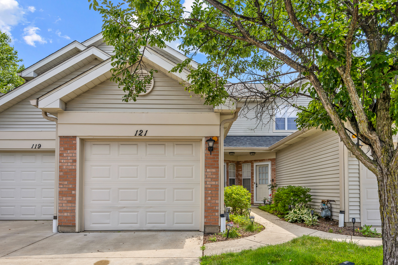 121 Golfview Drive