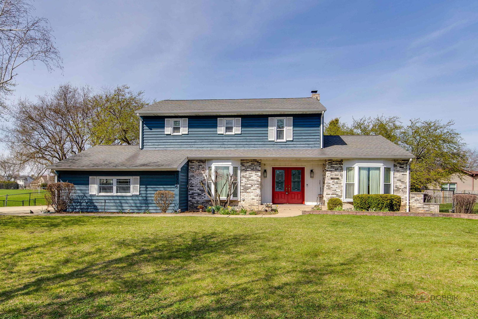 2326 W Weathersfield Way