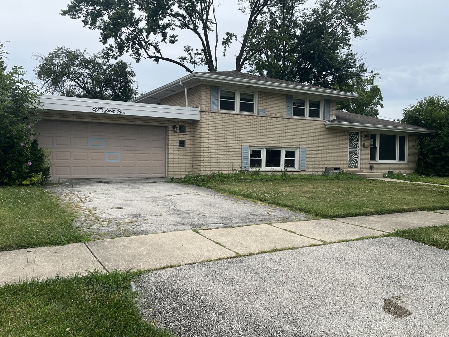 865 E 165th Street