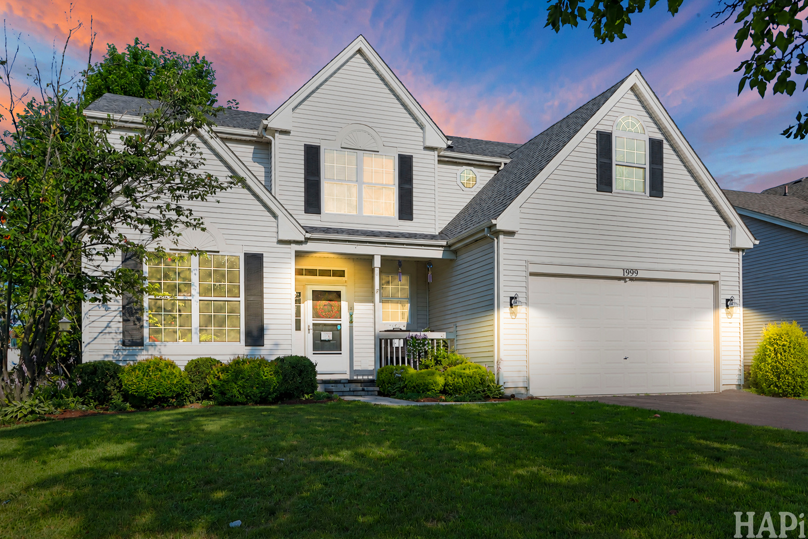 1999 W Windsor Drive