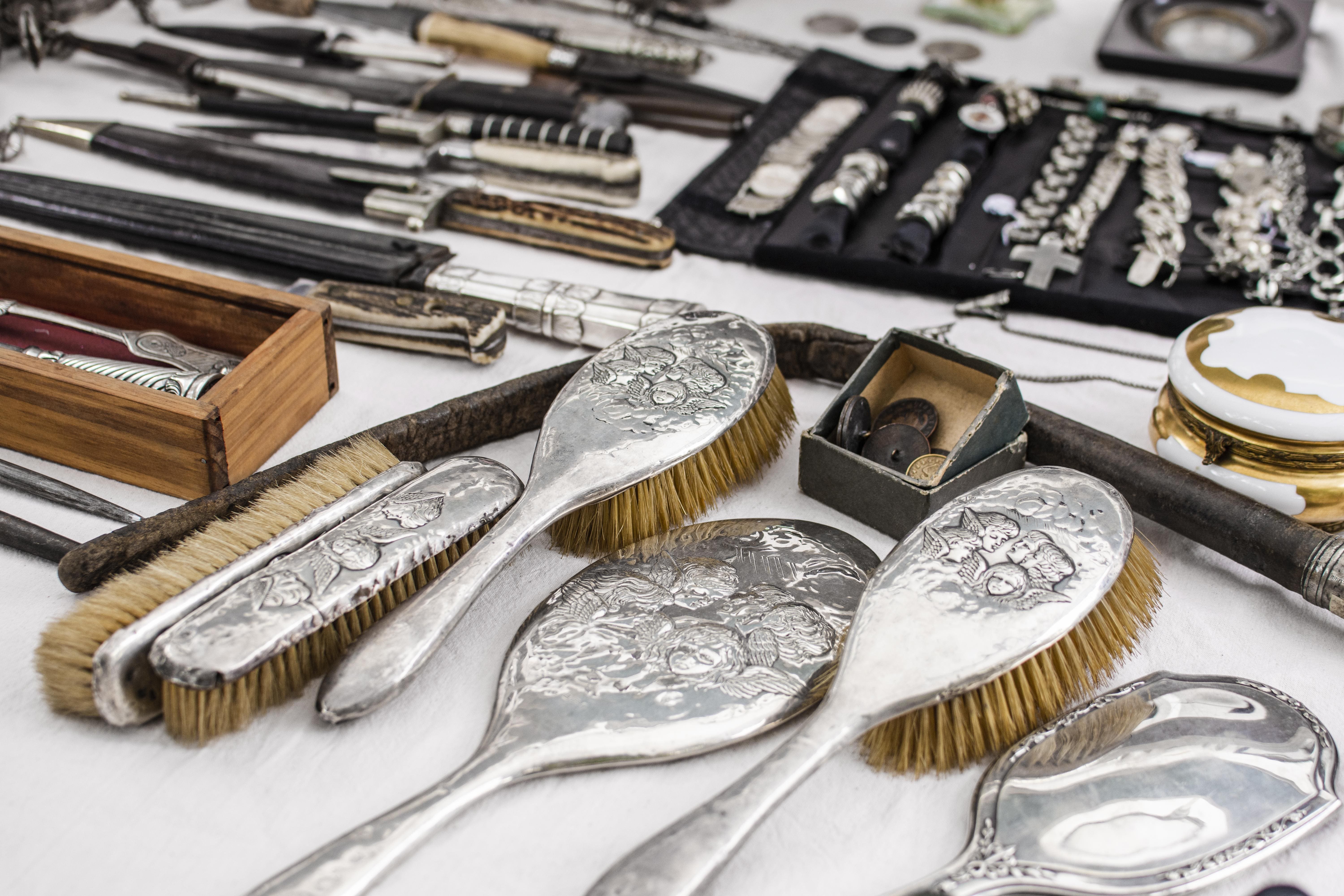 Brushes for preserving and cleaning jewelry pieces, ensuring their pristine condition