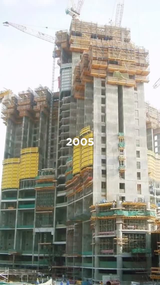 ☝🏻From a skeleton of steel in the desert…