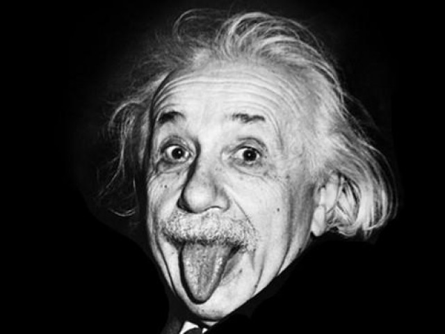 Albert Einstein là người nước nào?
