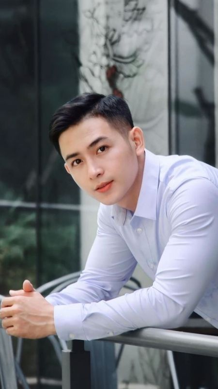 Anh Con Trai Rất Tự Nhiên
