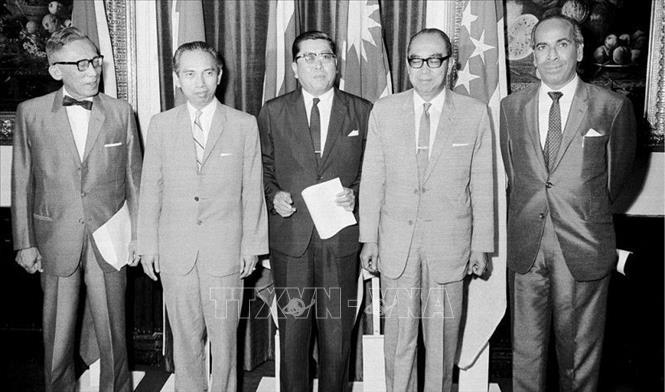Hiệp hội các quốc gia Đông Nam Á được thành lập năm 1967 trong bối cảnh nào? Gallery 2