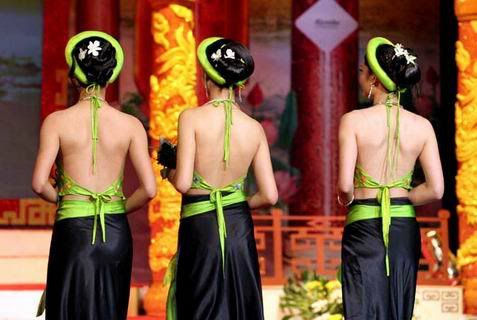 Ba Cô Đội Gạo Lên Chùa: Truyện Ngụ Ngôn Và Bài Học
