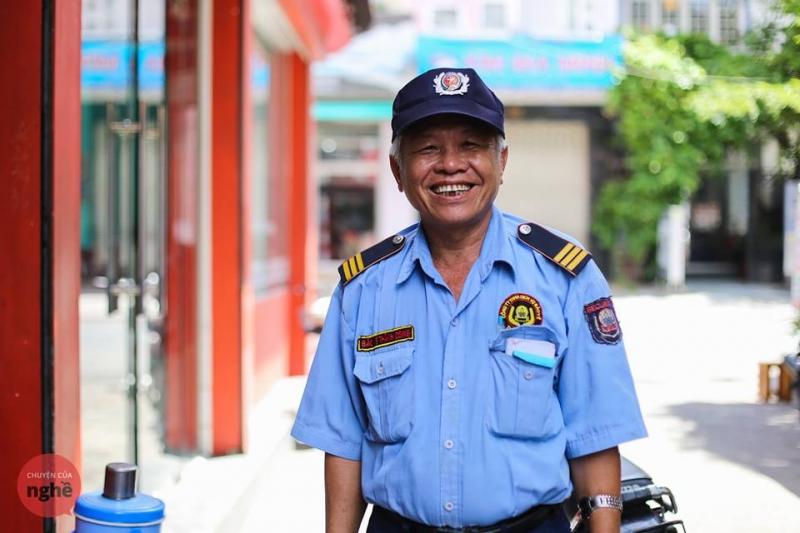 Bác Bảo Vệ Trường Em - Người Bạn Thân Thiện Của Học Sinh
