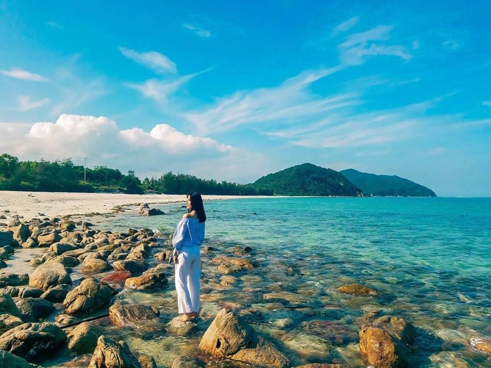 Bãi biển Quan Lạn ở đâu?