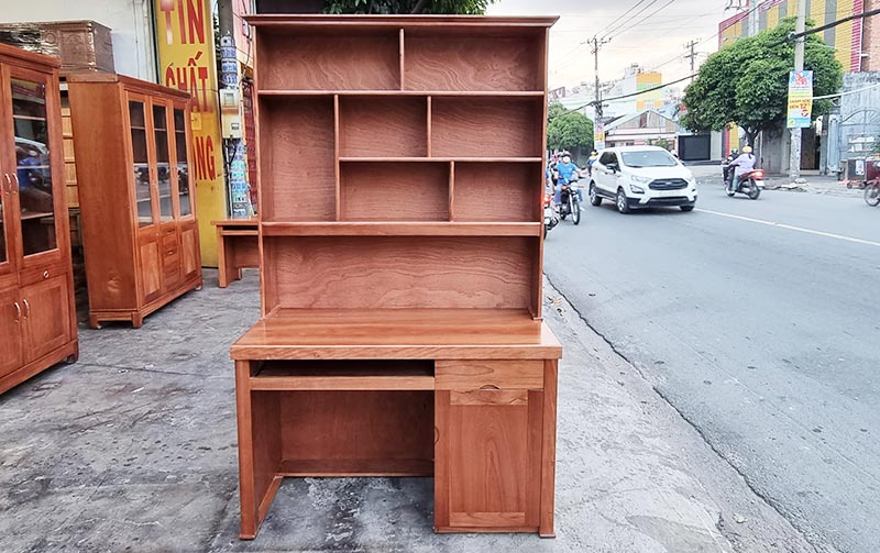 Bàn Học Gỗ Xoan Đào: Sự Lựa Chọn Hoàn Hảo Cho Không Gian Học Tập Của Bạn