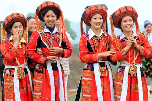 Bản Sắc Dân Tộc