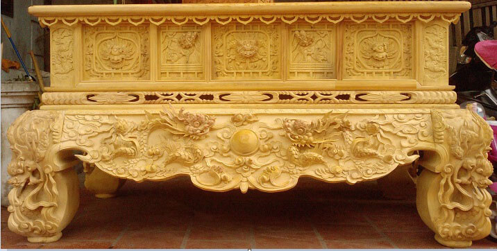 Bàn Thờ Chân Quỳ