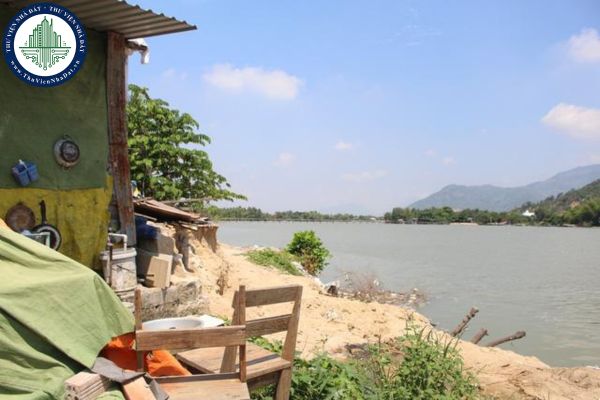 Suối chảy sau nhà có tốt không? Gallery 2