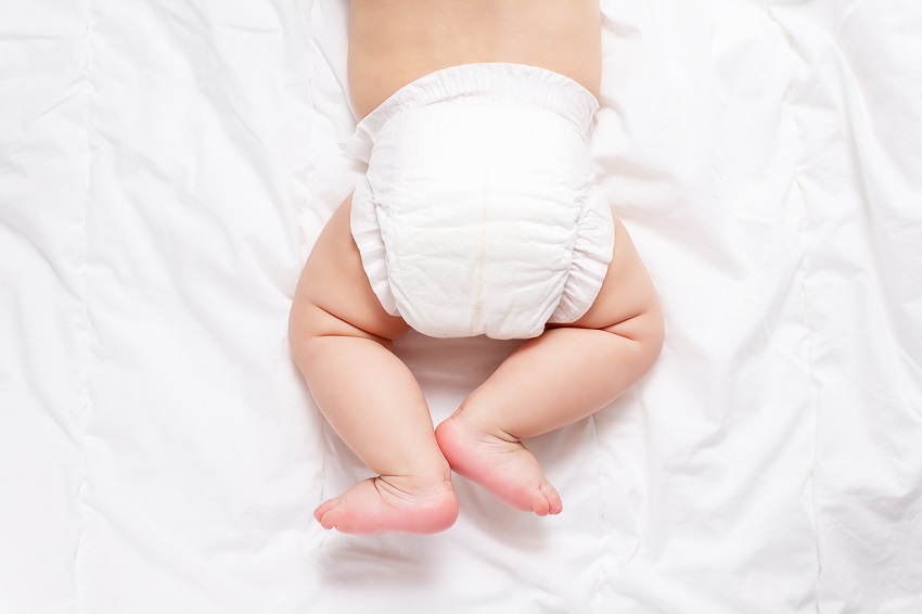 Bé đi ngoài rất thối