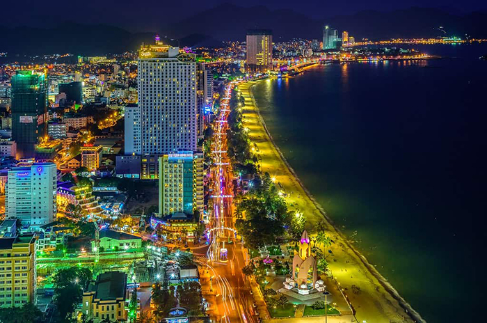 Biển Nha Trang Về Đêm: Khám Phá vẻ đẹp lung linh huyền ảo
