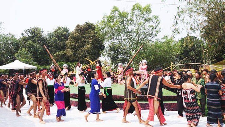 Biểu Hiện Của Giữ Gìn Bản Sắc Văn Hóa Dân Tộc Gallery 1