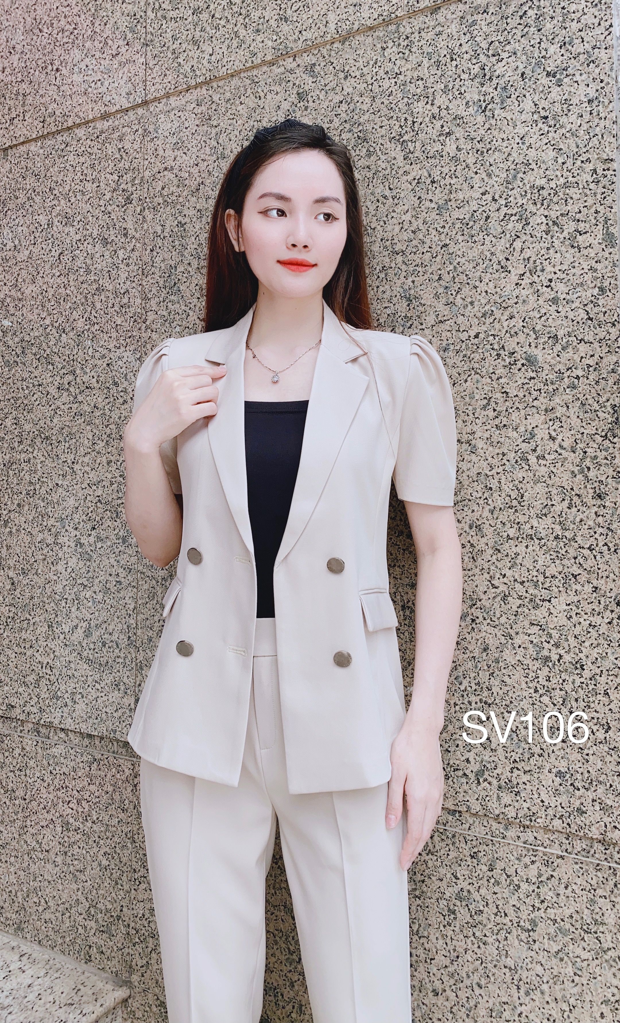 Bộ Vest Nữ Cộc Tay: Sang Trọng, Thời Thượng & Thoải Mái