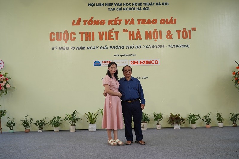 Chúng Tôi Đứng Đây Trần Trụi Giữa Trời Gallery 2