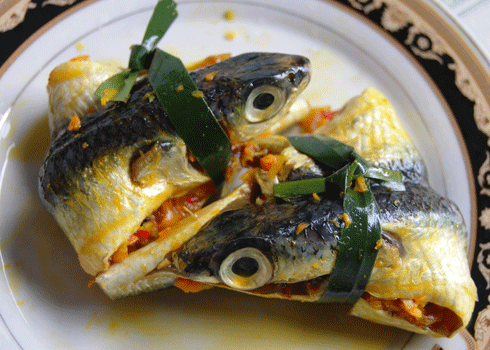 Cá Chuồn Kho Nghệ