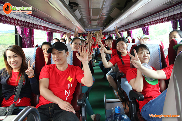 Bài Hát Hoạt Náo Trên Xe: Gợi Ý Những Ca Khúc Hay Nhất