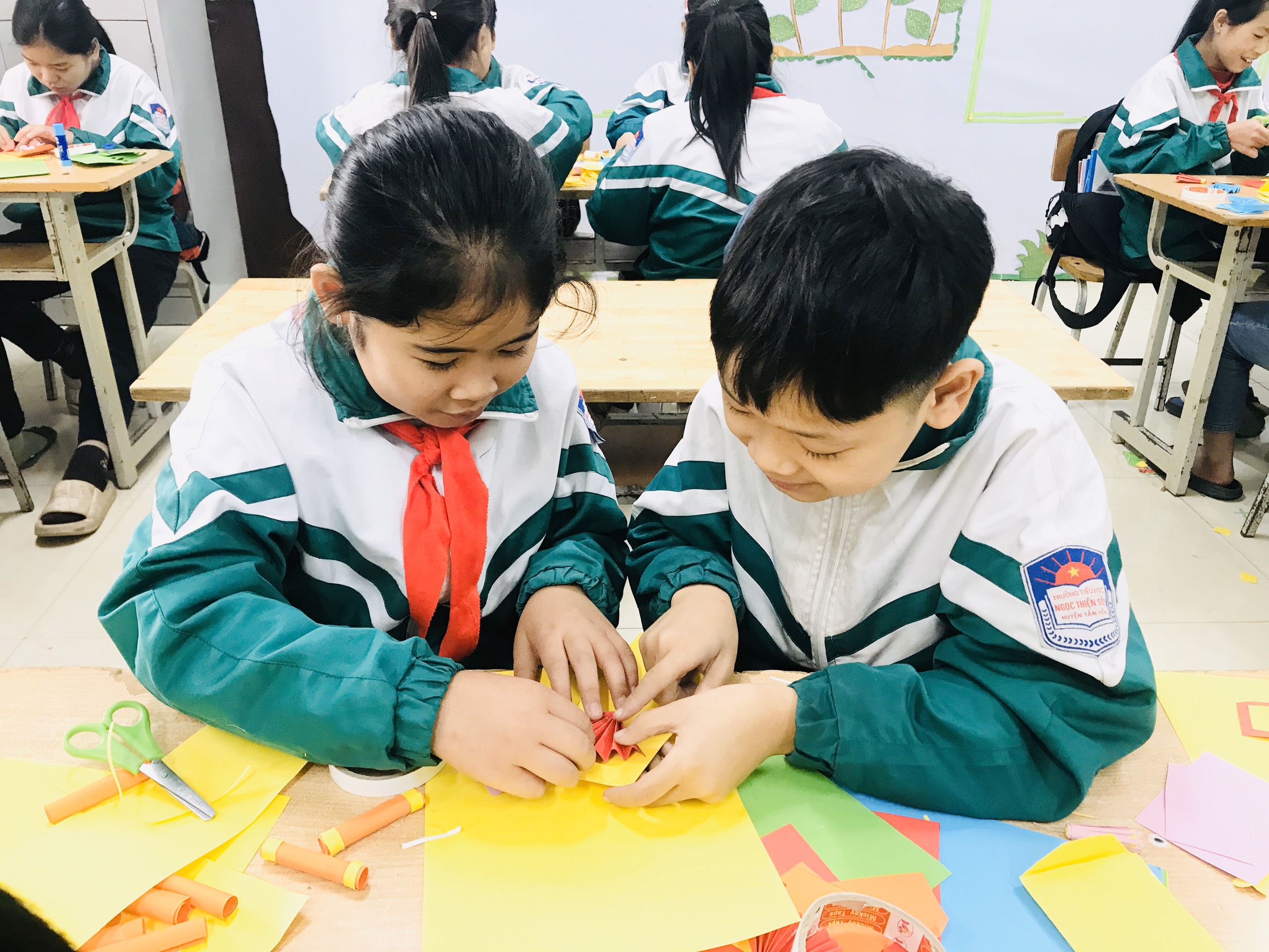 Xây dựng tinh thần đoàn kết trong lớp học Gallery 1
