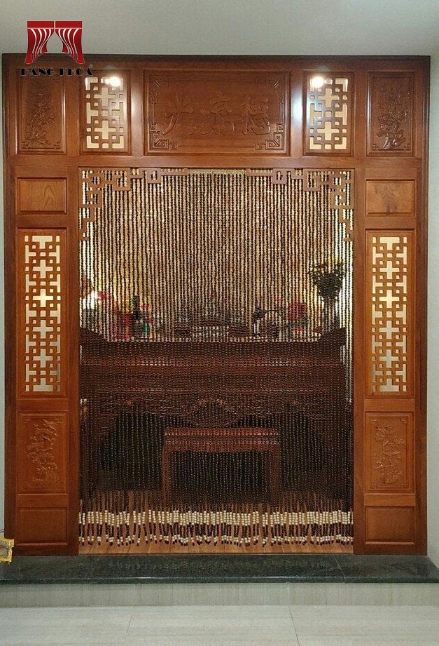 Khung gỗ che bàn thờ: Tạo không gian thờ cúng trang nghiêm và hiện đại Gallery 2