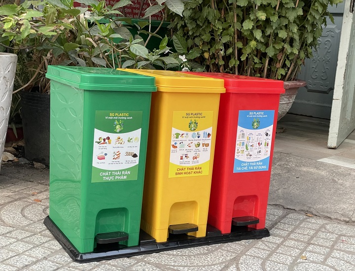Thùng Rác Nhựa Lớn: Giải Pháp Vàng Cho Việc Quản Lý Rác Thải Hiệu Quả Gallery 1