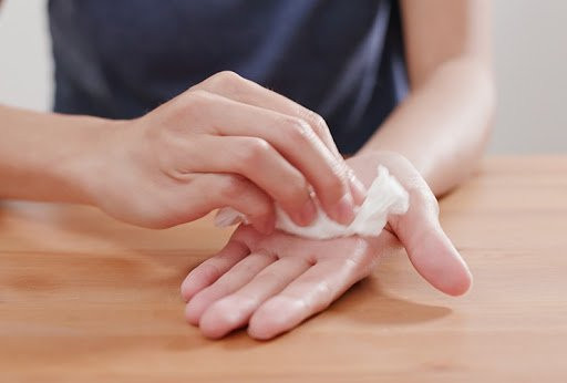 Tay Chân Ra Mồ Hôi Lạnh Là Bệnh Gì? Gallery 1