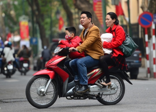 Đội mũ bảo hiểm không đúng quy định phạt bao nhiêu? Gallery 1