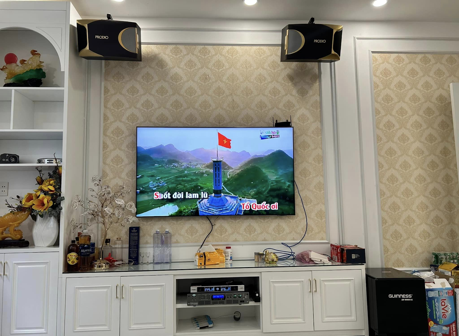Loa Treo Tường Phòng Khách: Hướng Dẫn Chọn Mua & Lắp Đặt Gallery 1