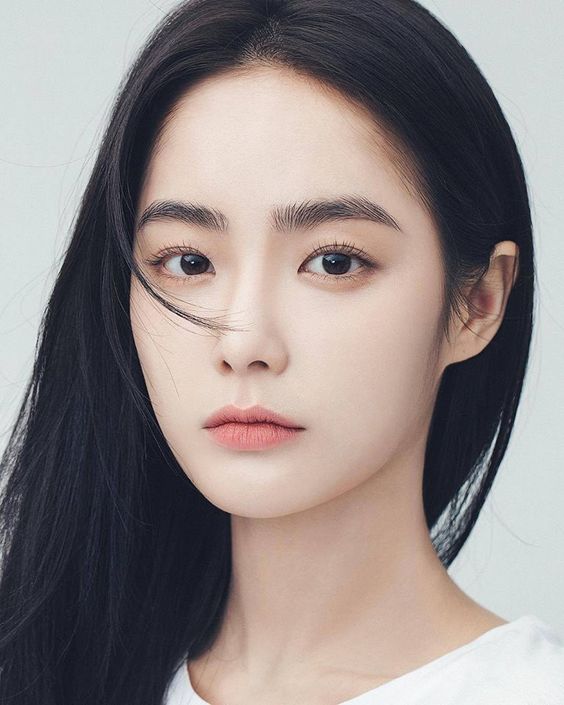 Con gái có lông mày rậm: Hướng dẫn chăm sóc và làm đẹp Gallery 2