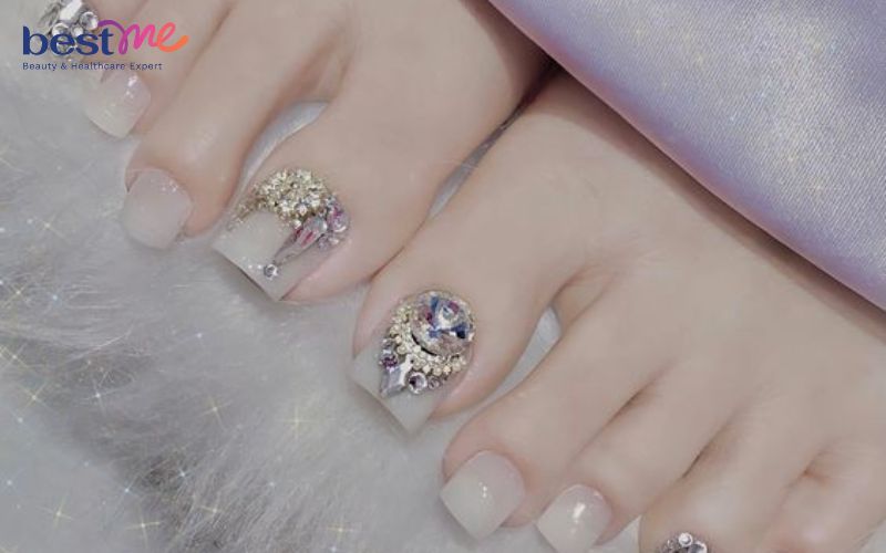 Móng Chân Giả Đính Đá: Sang Trọng Và Lộng Lẫy Cho Mỗi Bước Chân Gallery 2