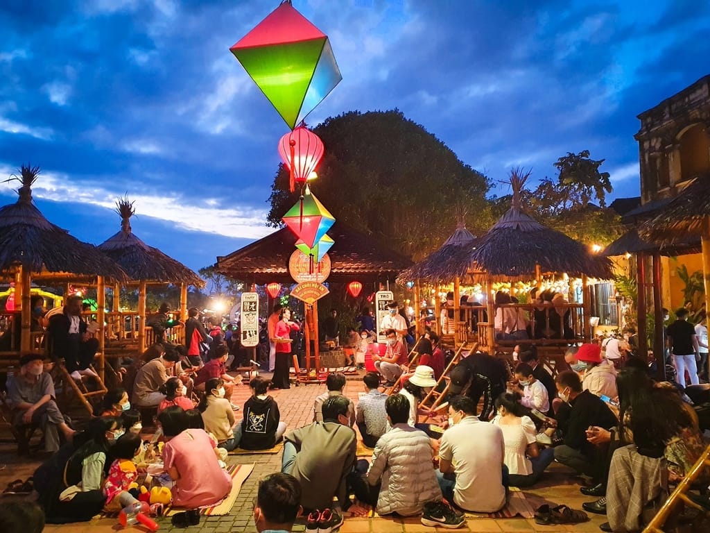Lễ hội Bài Chòi - Trò chơi dân gian hấp dẫn và thú vị Gallery 2