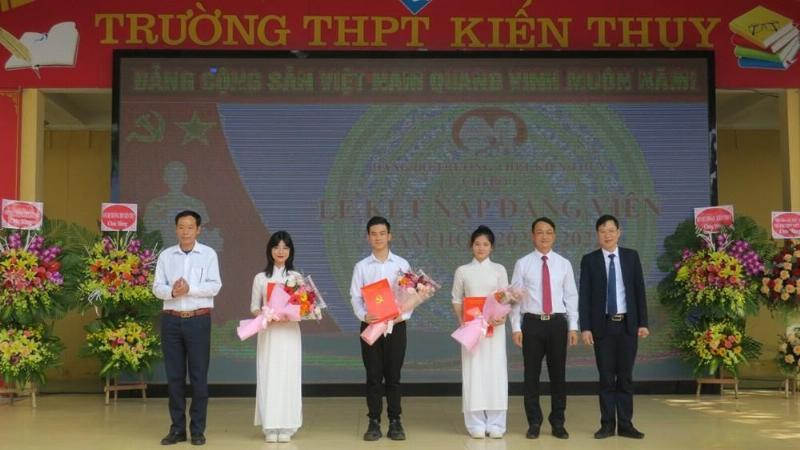 Sinh năm 2003 học lớp 6 năm nào? Gallery 1