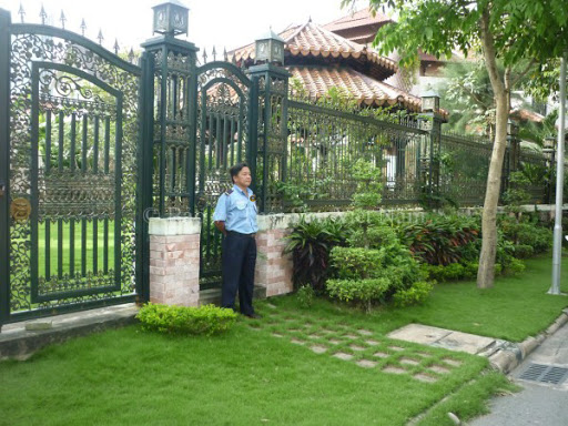 Cần người trông coi biệt thự: Tuyển dụng người giúp việc đáng tin cậy