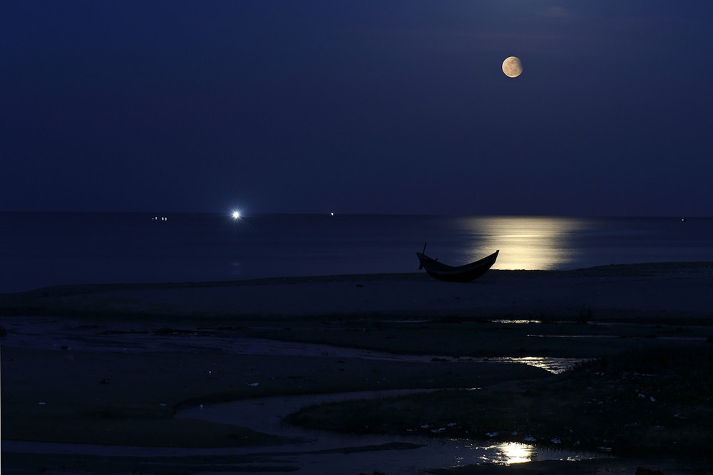 Cảnh Biển Về Đêm: Hùng Vĩ và Thơ Mộng Gallery 2