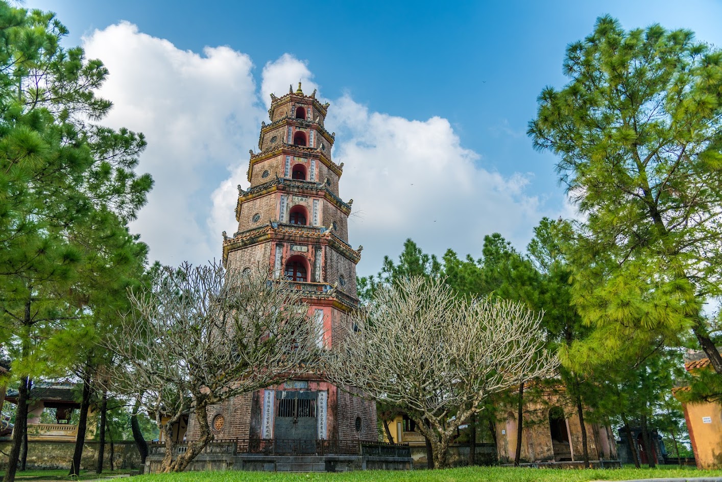 Những Cảnh Đẹp Hút Hồn ở Huế - Khám Phá Kinh Thành Cổ Gallery 1