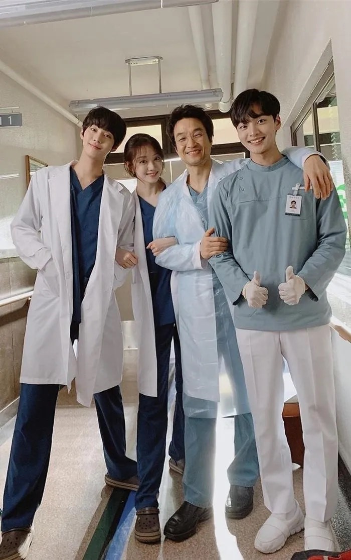 Cast Người Thầy Y Đức 3: Danh Sách Diễn Viên và Vai Diễn