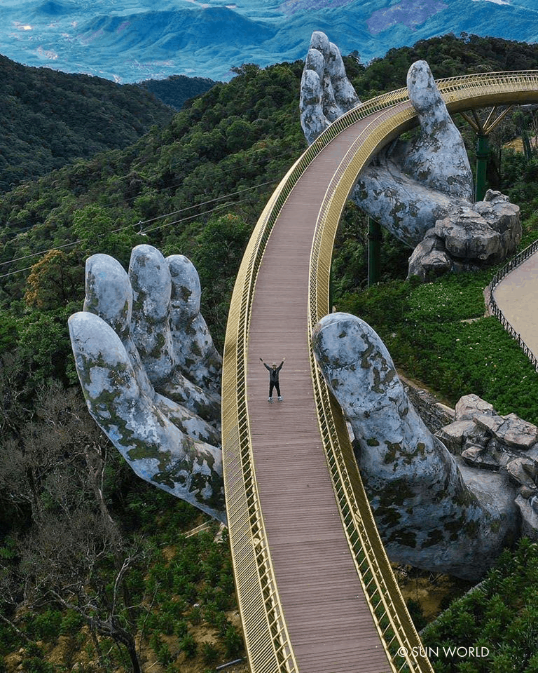 Cầu Bàn Tay Bà Nà Hill Gallery 2