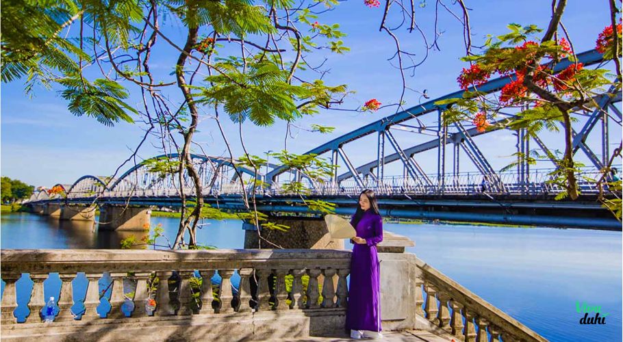 Cầu Tràng Tiền bắc qua sông nào?