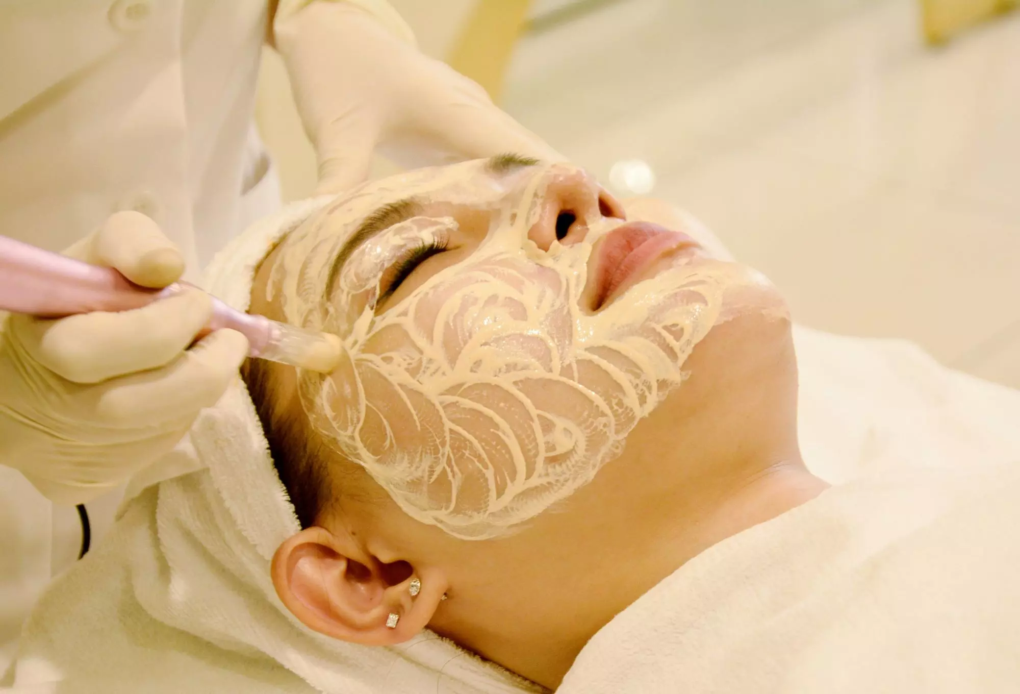 Cấy phấn trắng da